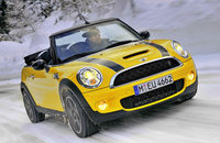 Oben ohne bei Eis und Schnee Oben ohne bei Eis und Schnee