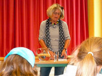 Lesung mit Bettina Rinderle an der Karoline-Kaspar-Schule Lesung mit Bettina Rinderle an der Karoline-Kaspar-Schule