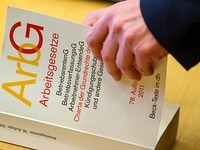 Letzte Instanz: Richter prüfen Dauereinsatz von Leiharbeitern Letzte Instanz: Richter prüfen Dauereinsatz von Leiharbeitern