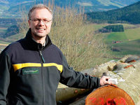 Forstexperten wollen Holzdiebe mit GPS-Sendern verfolgen Forstexperten wollen Holzdiebe mit GPS-Sendern verfolgen
