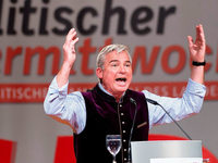 Deftige Worte beim politischen Aschermittwoch Deftige Worte beim politischen Aschermittwoch