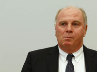Staatsanwaltschaft sieht Hoeneß-Steuerschuld bei 27,2 Millionen Staatsanwaltschaft sieht Hoeneß-Steuerschuld bei 27,2 Millionen