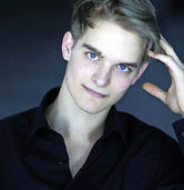 Pianist Mathis Bereuter spielt bei einem Klavierabend im Hebelgymnasium Pianist Mathis Bereuter spielt bei einem Klavierabend im Hebelgymnasium