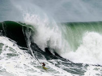 Die höchste Welle der Welt? Surfer jagen einen Rekord Die höchste Welle der Welt? Surfer jagen einen Rekord