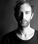 Philip Bader im Klangraum: Eine Plattenumdrehung mehr Philip Bader im Klangraum: Eine Plattenumdrehung mehr