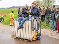 Nach 16 Jahren Wette eingelöst Nach 16 Jahren Wette eingelöst