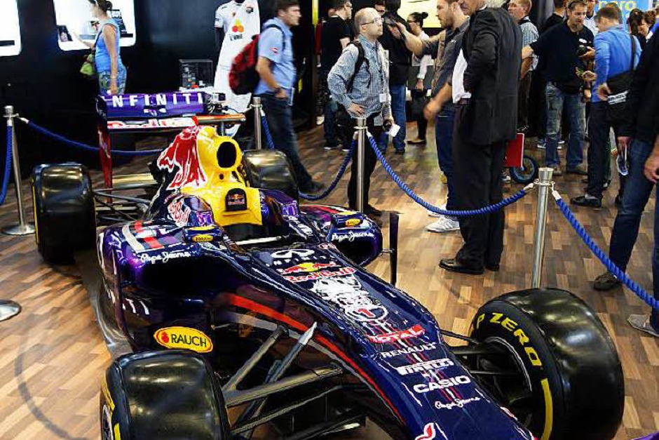 Marktführer unter sich: Actioncams von GoPro und RedBull-Rennwagen ergänzen sich. Darf’s ein bißchen schneller sein? (Foto: Hans-Peter Müller) Marktführer unter sich: Actioncams von GoPro und RedBull-Rennwagen ergänzen sich. Darf’s ein bißchen schneller sein? (Foto: Hans-Peter Müller)