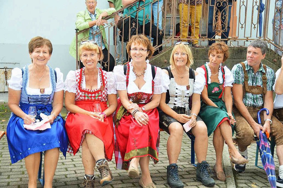 1000 Teilnehmer in 50 Gruppen und zahlreiche Zuschauer hatten ihren Spaß beim Auggener Trachtenumzug. (Foto: sigrid umiger) 1000 Teilnehmer in 50 Gruppen und zahlreiche Zuschauer hatten ihren Spaß beim Auggener Trachtenumzug. (Foto: sigrid umiger)