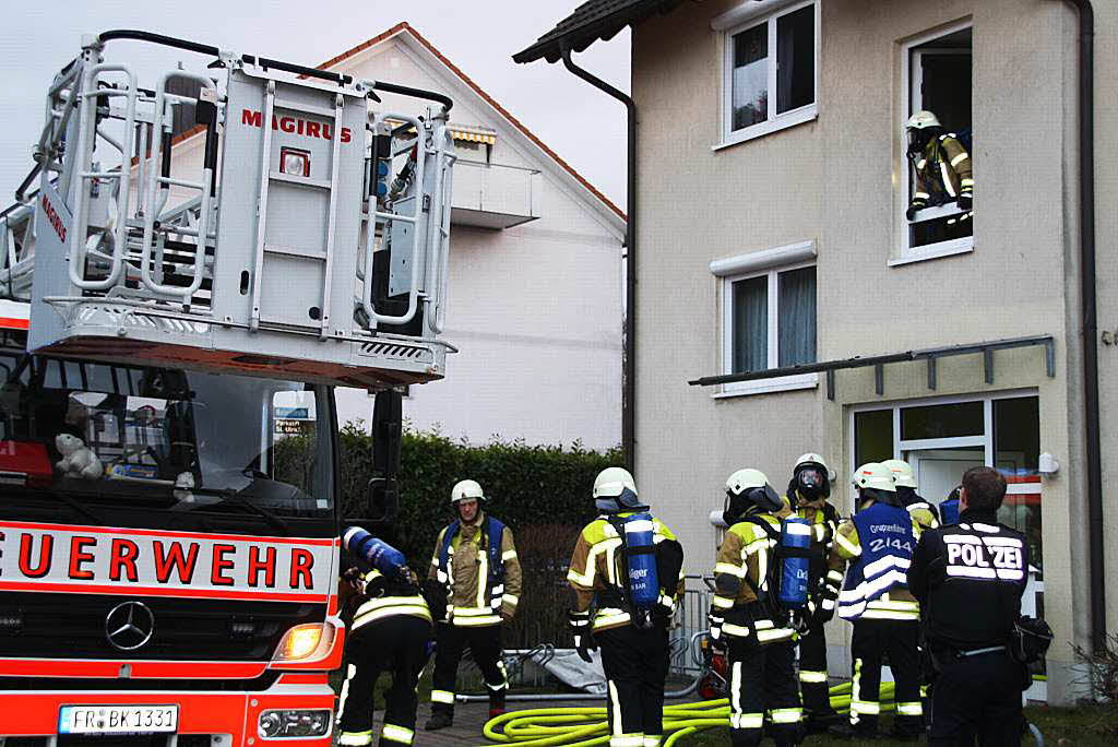 85-Jährige fängt Feuer – Nachbar greift zum Wassereimer - Badische Zeitung