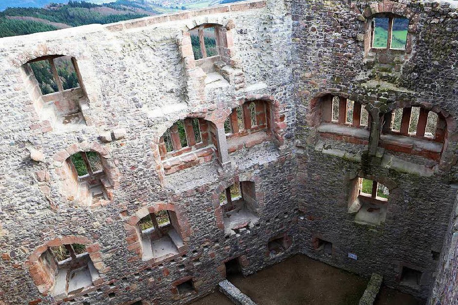 Die Burgruine Hohengeroldseck wird renoviert. (Foto: Christoph Breithaupt) Die Burgruine Hohengeroldseck wird renoviert. (Foto: Christoph Breithaupt)