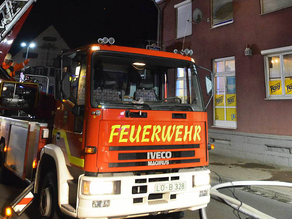 Feuerwehr bekommt Zimmerbrand in Ortsmitte schnell in den Griff - Badische Zeitung