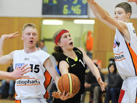Fotos: U14-Basketballer des USC Freiburg – Mädchen und Jungen gemeinsam stark! Fotos: U14-Basketballer des USC Freiburg – Mädchen und Jungen gemeinsam stark!