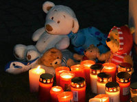 Experten sollen Tod des dreijährigen Alessio untersuchen Experten sollen Tod des dreijährigen Alessio untersuchen