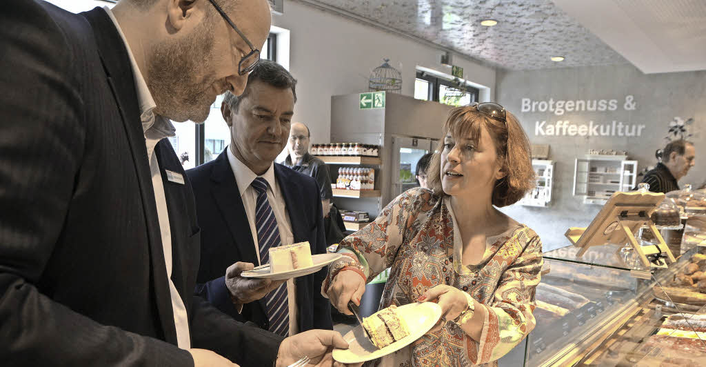 Samba zur Eröffnung - Badische Zeitung