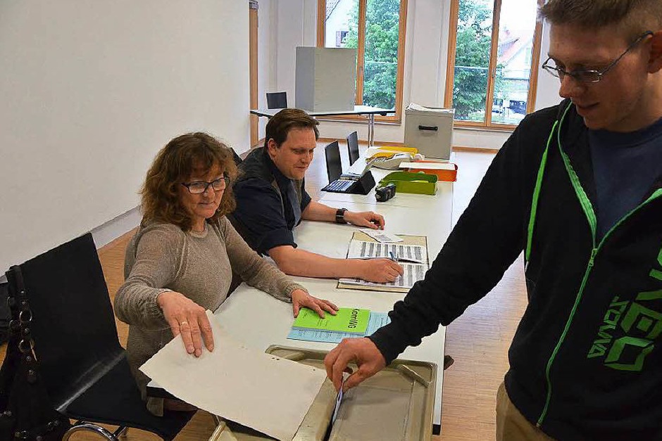 Bürgermeisterwahl in Heuweiler (Foto: Max schuler ) Bürgermeisterwahl in Heuweiler (Foto: Max schuler )