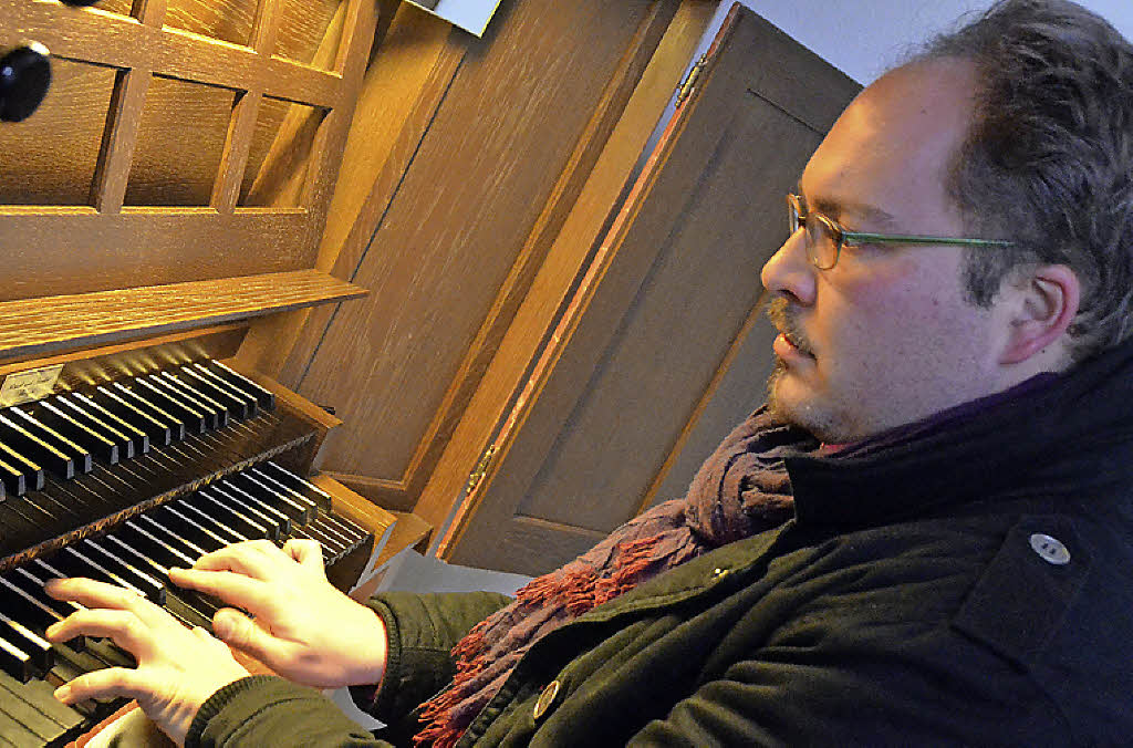 Hänners Orgel spielt <b>Stefan Pöll</b> aus Merzhausen. Foto: Kathrin Blum - 107138154