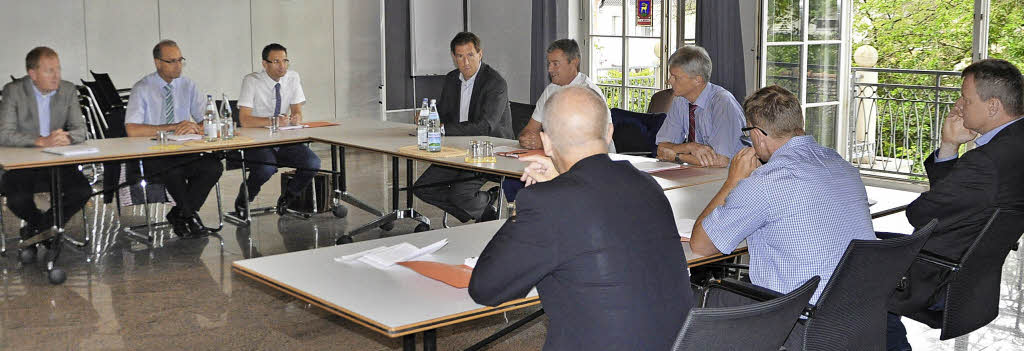 Hand in Hand für schnelles Internet - Badische Zeitung