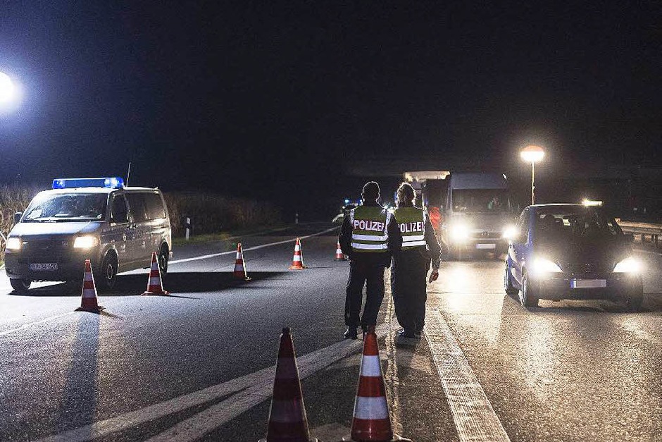 Noch ist unklar, wie lange die Grenzen kontrolliert werden. (Foto: AFP) Noch ist unklar, wie lange die Grenzen kontrolliert werden. (Foto: AFP)
