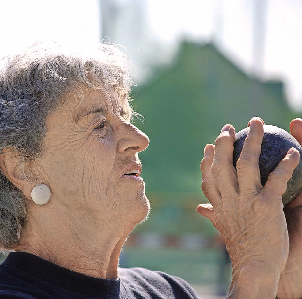 Die 85-jährige Kugelstoßerin Ilse Pleuger wird im Film portraitiert.