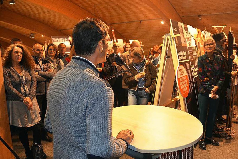 SVS-Präsident Stefan Wwirbser eröffnete die Ausstgellung 125 Jahre Skilaf im Schwarzwald im Haus der Natur im Beisein vieler Wintersportfans. (Foto: Ralf Morys) SVS-Präsident Stefan Wwirbser eröffnete die Ausstgellung 125 Jahre Skilaf im Schwarzwald im Haus der Natur im Beisein vieler Wintersportfans. (Foto: Ralf Morys)