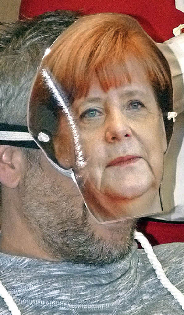 Michael Locker als Merkel Foto: Sattelberger