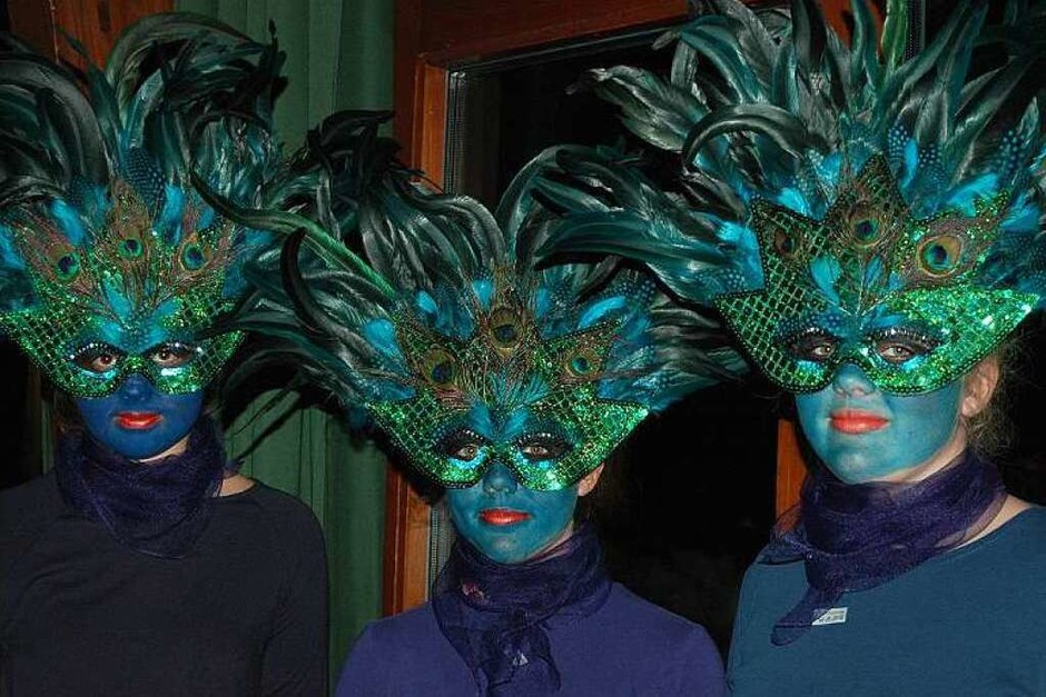 Bunt, lustig und kreativ ging es zum beim Preismaskenball der Geißentäler Zunft in Menzenschwand. (Foto: Christiane Sahli) Bunt, lustig und kreativ ging es zum beim Preismaskenball der Geißentäler Zunft in Menzenschwand. (Foto: Christiane Sahli)