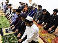 Mission Moschee: Ahmadiyya-Gemeinde stellt sich vor Mission Moschee: Ahmadiyya-Gemeinde stellt sich vor