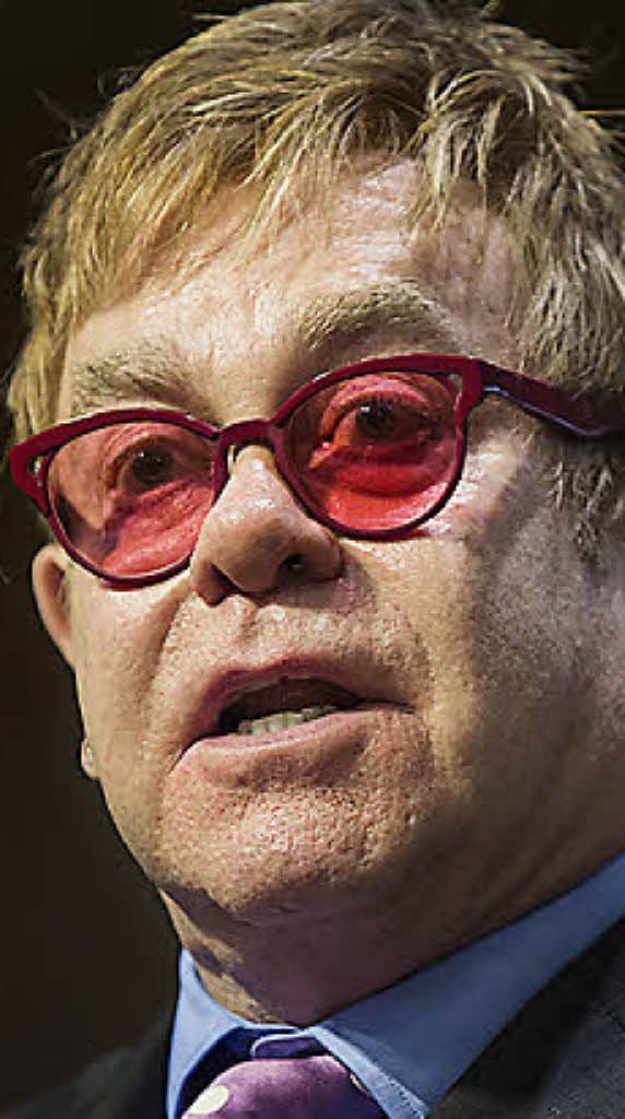 Elton <b>John Foto</b>: dpa - 118872343