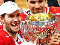 Kanada schlägt Finnland und bleibt Eishockey-Champion Kanada schlägt Finnland und bleibt Eishockey-Champion