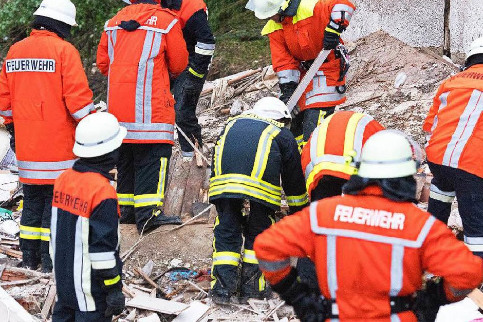 Das Wasser kam rasant und überraschte viele Bürger im Kreis Rottal-Inn. (Foto: dpa) Das Wasser kam rasant und überraschte viele Bürger im Kreis Rottal-Inn. (Foto: dpa)