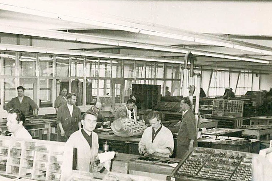 Echte Handwerk: Bis 1980 wird die Badische Zeitung in Blei gesetzt. Im Bild die Text- und Anzeigenmettage der Firma Rombach im Neubau an der Lörracher Straße. (Foto: Privat) Echte Handwerk: Bis 1980 wird die Badische Zeitung in Blei gesetzt. Im Bild die Text- und Anzeigenmettage der Firma Rombach im Neubau an der Lörracher Straße. (Foto: Privat)