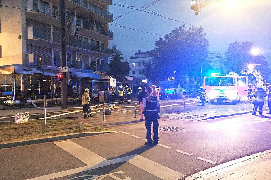 Brand in einem Modellbaugeschäft in Freiburg-Zähringen (Foto: Oliver Huber) Brand in einem Modellbaugeschäft in Freiburg-Zähringen (Foto: Oliver Huber)