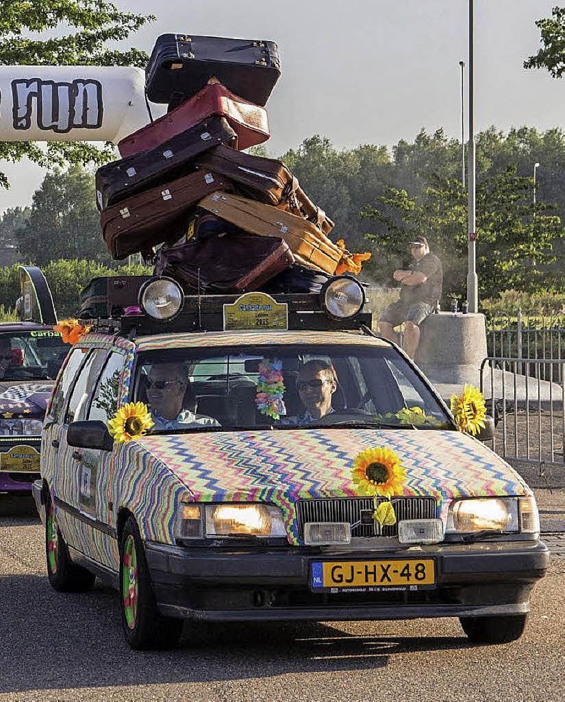 Lahr Autos mit Koffern auf dem Dach badischezeitung.de