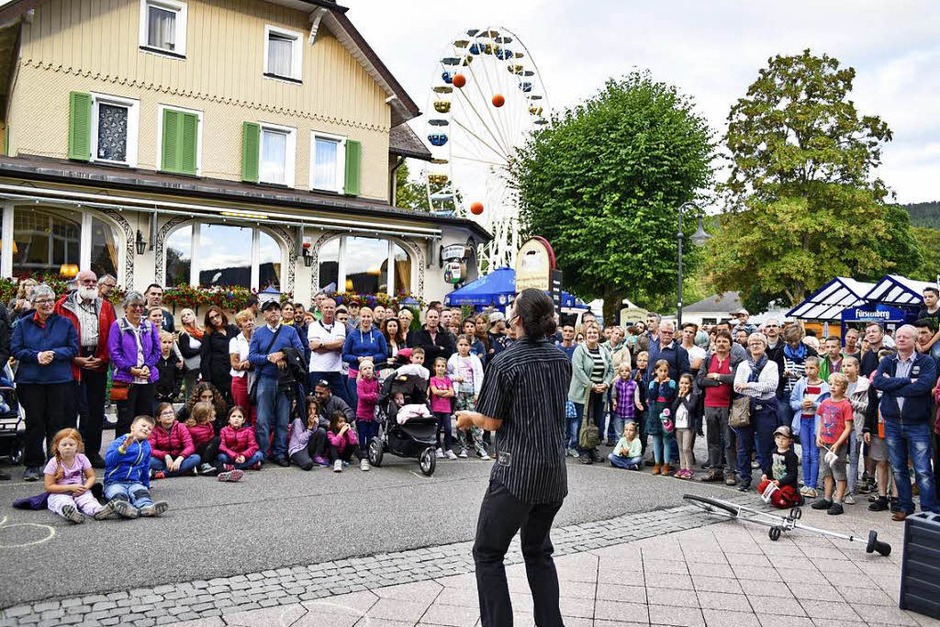 Farbenfroh: Seenachtsfest am Titisee. <?ZL?> (Foto: Philippe Thines) Farbenfroh: Seenachtsfest am Titisee. <?ZL?> (Foto: Philippe Thines)