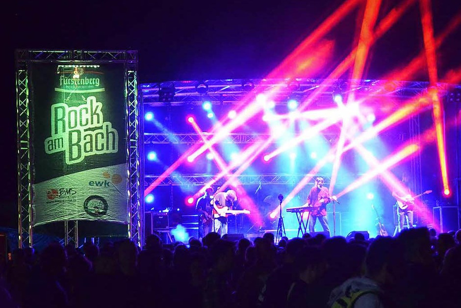 Das Festival "Rock am Bach" in Kirchzarten hat sich in der südbadischen Musikszene etabliert. Rund 1500 Besucher kamen an den beiden Tagen ins Dreisamtal. (Foto: Dennis Schwarz) Das Festival "Rock am Bach" in Kirchzarten hat sich in der südbadischen Musikszene etabliert. Rund 1500 Besucher kamen an den beiden Tagen ins Dreisamtal. (Foto: Dennis Schwarz)