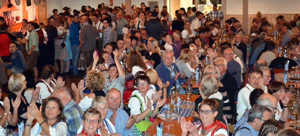 Weiß-blaue Stimmung im Schwarzwald - Badische Zeitung