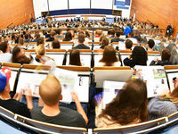 Nicht-EU-Bürger sollen im Südwesten fürs Studium zahlen Nicht-EU-Bürger sollen im Südwesten fürs Studium zahlen