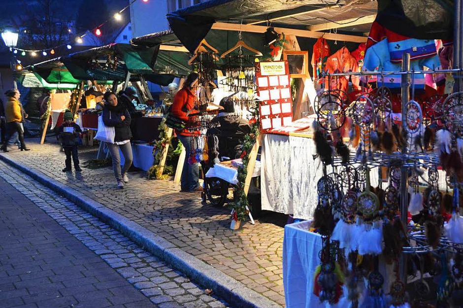 Impressionen vom Weihnachtsmarkt in Bötzingen (Foto: Manfred Frietsch) Impressionen vom Weihnachtsmarkt in Bötzingen (Foto: Manfred Frietsch)