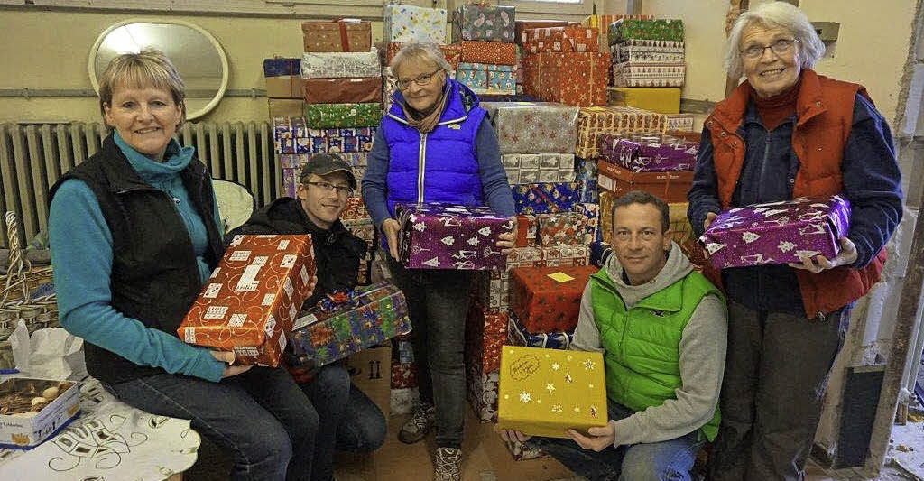 Der 40-Tonner wird beladen - Badische Zeitung