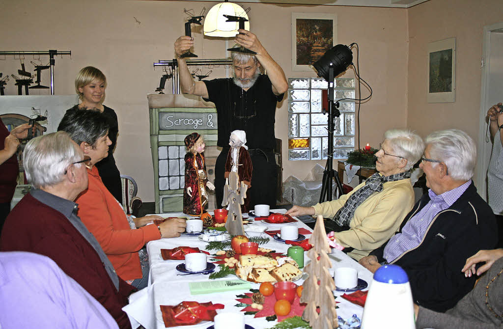 AWO lässt für Senioren die Puppen tanzen - Badische Zeitung