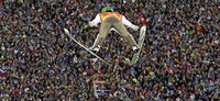 Die Gebrüder Prevc starten in Engelberg erstmals zu Dritt im Skisprung-Weltcup. Die Gebrüder Prevc starten in Engelberg erstmals zu Dritt im Skisprung-Weltcup.