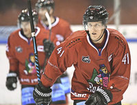 EHC Freiburg unterliegt Rosenheim mit 4:5 nach Penaltyschießen EHC Freiburg unterliegt Rosenheim mit 4:5 nach Penaltyschießen