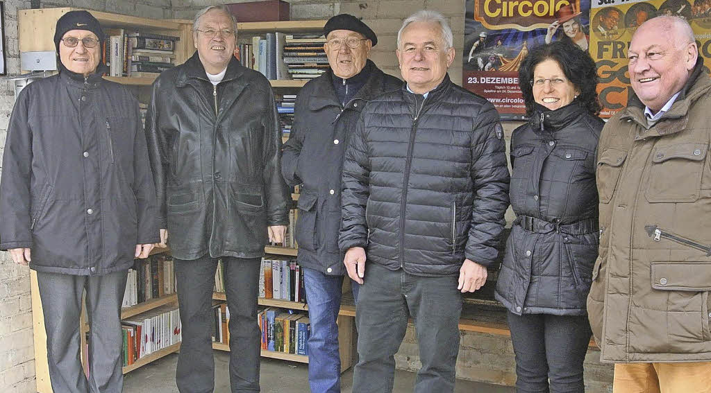Eine Bushaltestelle als Bücherecke - Badische Zeitung