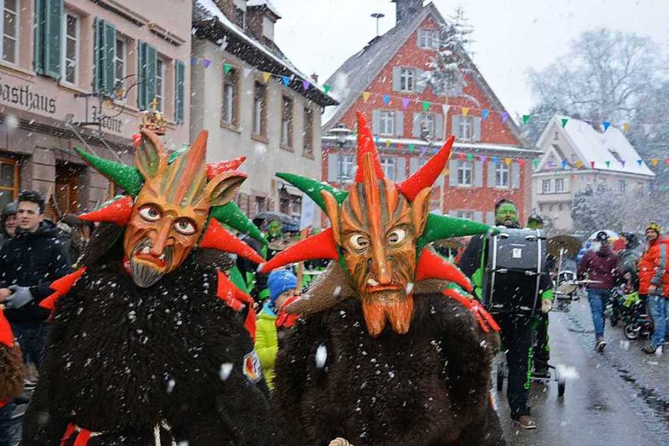 Die Gastgeber der Käppeli-Baschi trotzten dem Wetter. (Foto: Benedikt Sommer) Die Gastgeber der Käppeli-Baschi trotzten dem Wetter. (Foto: Benedikt Sommer)
