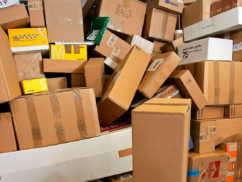 Pakete aus Lkw geklaut - Badische Zeitung