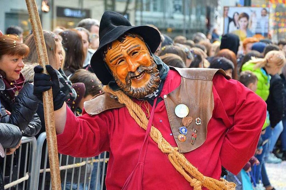 Abwechslungsreich, bunt und ausgelassen: der Lörracher Umzug 2017. (Foto: Barbara Ruda) Abwechslungsreich, bunt und ausgelassen: der Lörracher Umzug 2017. (Foto: Barbara Ruda)