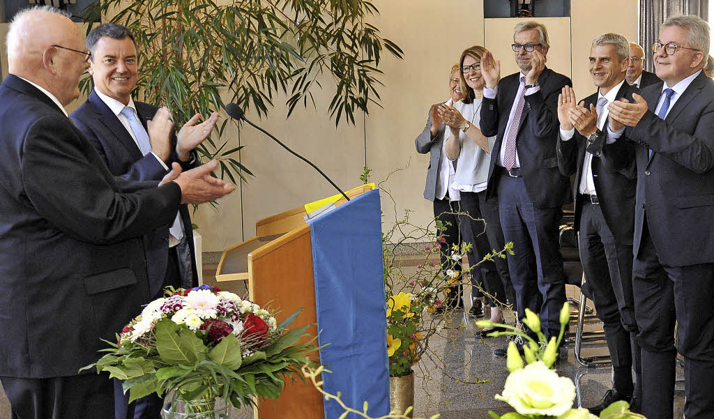 Applaus zur Ehrung - Badische Zeitung