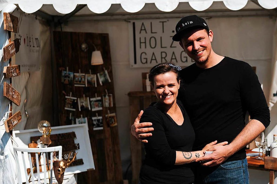 An der "Kellerwirtschaft" in Oberbergen stellen 25 Hersteller an Ständen ihre regionalen Produkte vor. (Foto: Miroslav Dakov) An der "Kellerwirtschaft" in Oberbergen stellen 25 Hersteller an Ständen ihre regionalen Produkte vor. (Foto: Miroslav Dakov)