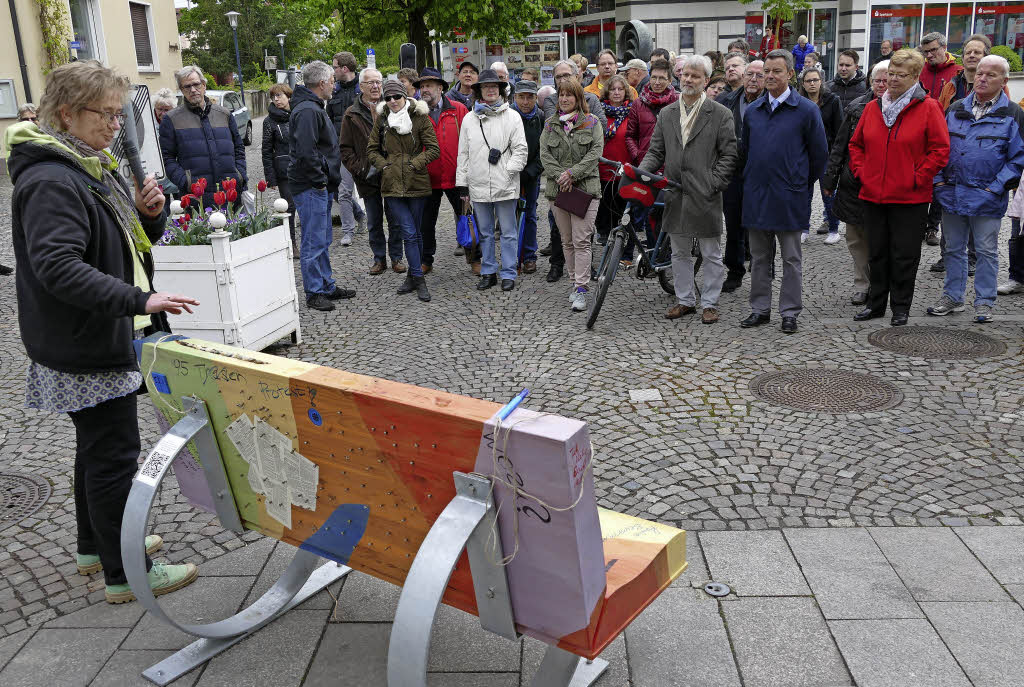 Bänke, die neugierig machen Reformationsjubiläum - Badische Zeitung
