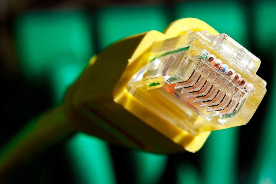 Netzneutralität: Verstöße gegen die Gleichbehandlung von Daten bei der Übertragung im Internet werden in Zukunft durch die Bundesnetzagentur geahndet. Sie kann bei Verstößen Bußgelder bis zu 500 000 Euro verhängen. (Foto: dpa) Netzneutralität: Verstöße gegen die Gleichbehandlung von Daten bei der Übertragung im Internet werden in Zukunft durch die Bundesnetzagentur geahndet. Sie kann bei Verstößen Bußgelder bis zu 500 000 Euro verhängen. (Foto: dpa)